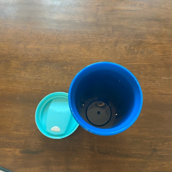 NWOT Vera Bradley Blue Fish Pattern Tumbler - Picture 4 of 5